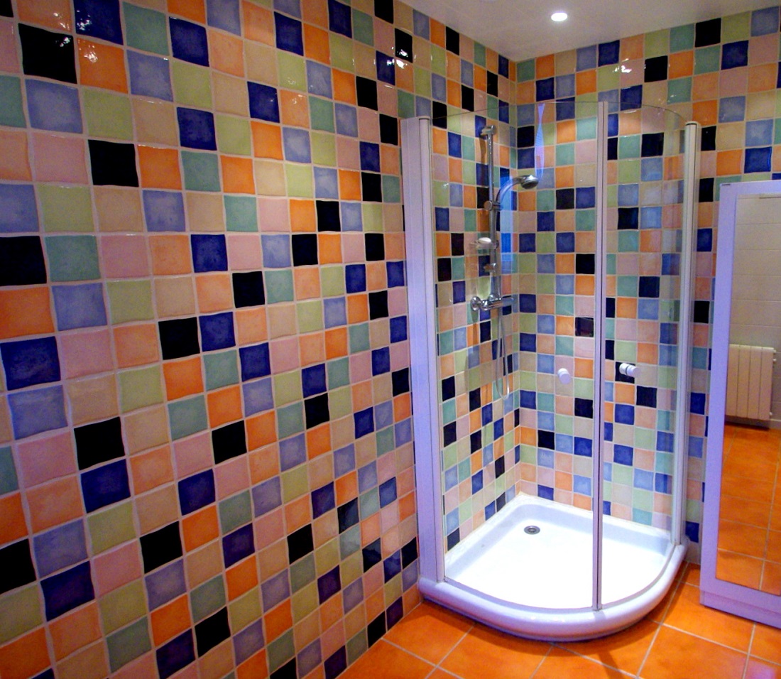 Faience salle de bain multicolore: le carrelage mural de salle bai ...